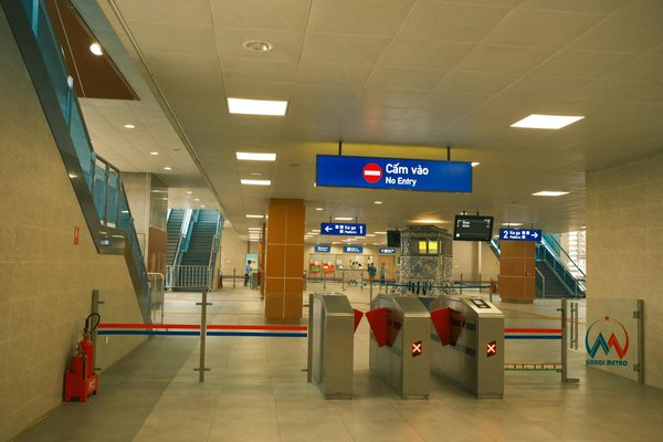 What Unique Experiences Does Cruise Tourism Offer in the UK?